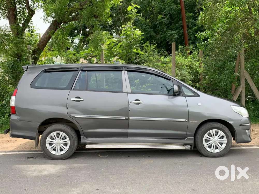 Toyota Innova 2.5 G 2013