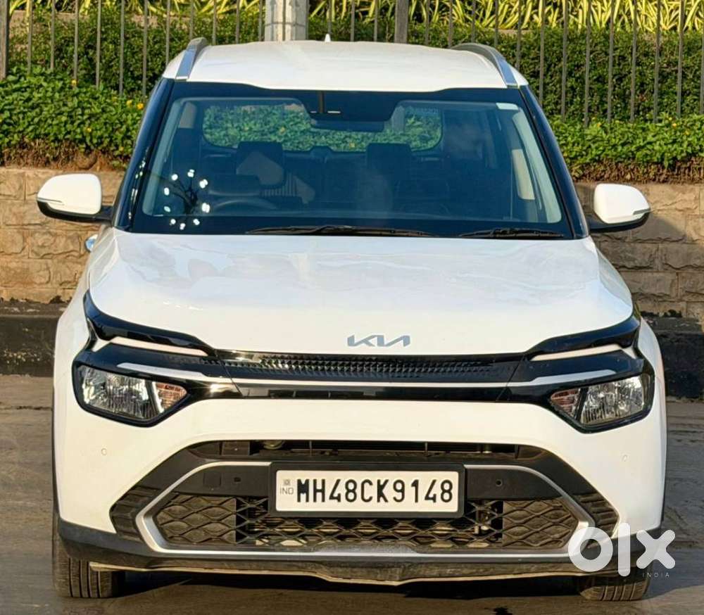 Kia Carens, 2023, Petrol