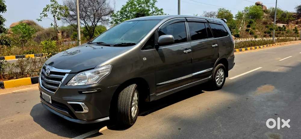 Toyota Innova 2012