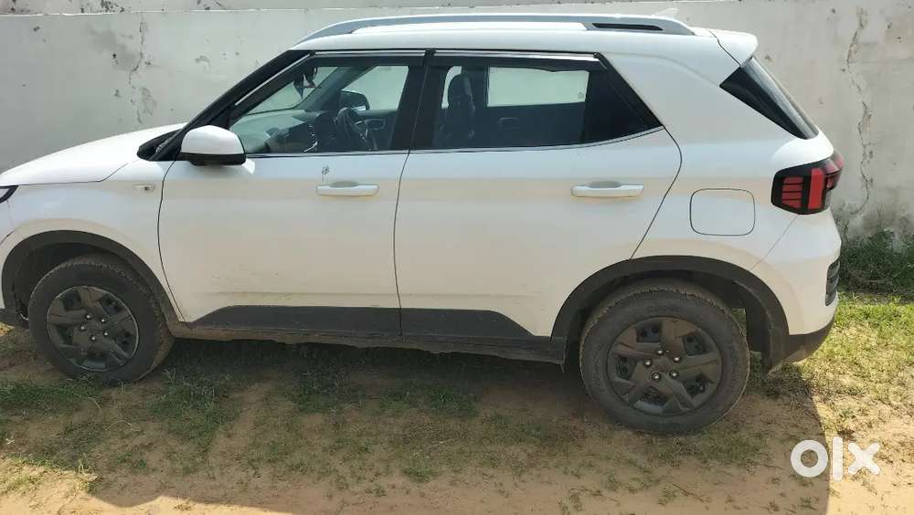 Hyundai Venue 2023 Petrol Manual