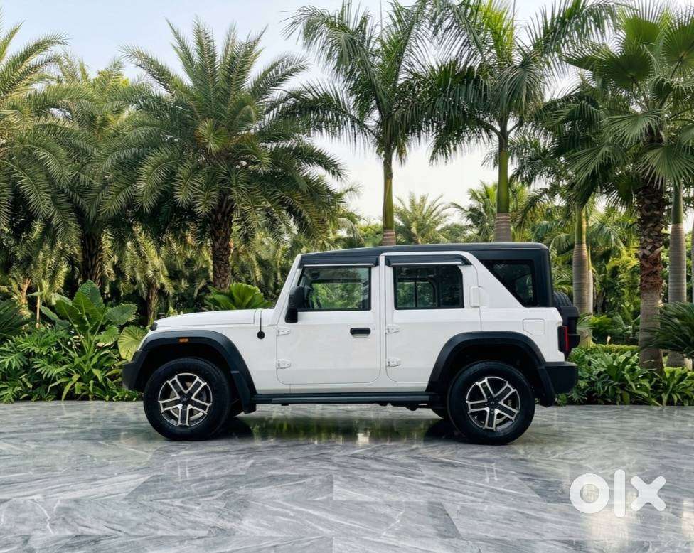 Mahindra Thar Roxx Mx5 Petrol Mt 2wd, 2025