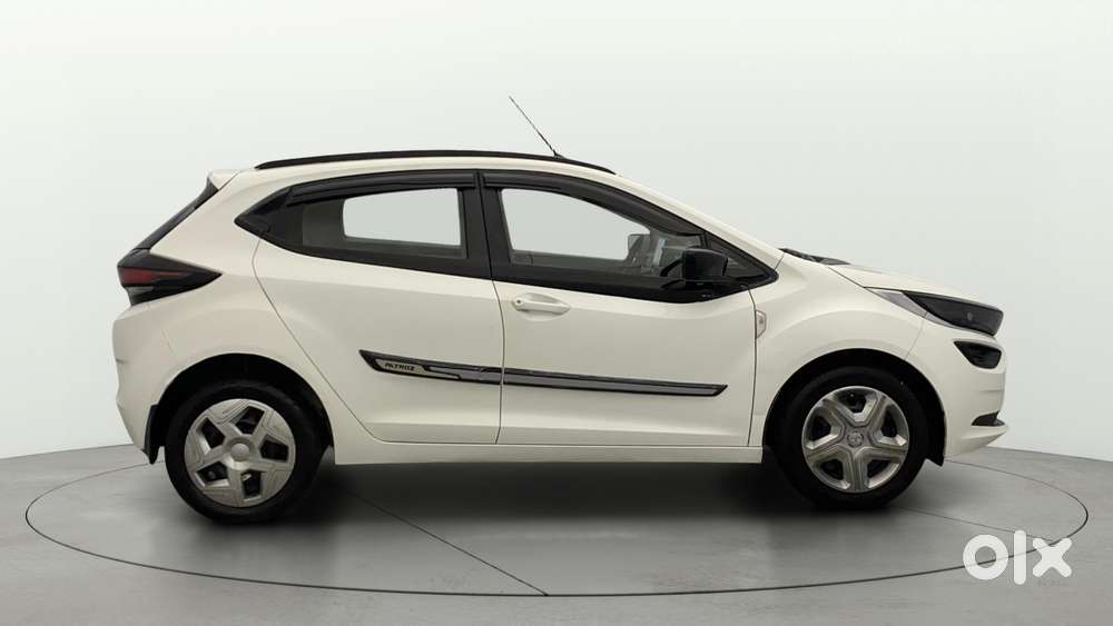 Tata Altroz 1.2 Xe, 2020, Petrol