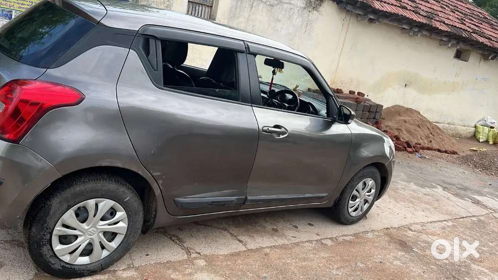 Maruti Suzuki Swift Vxi 2021