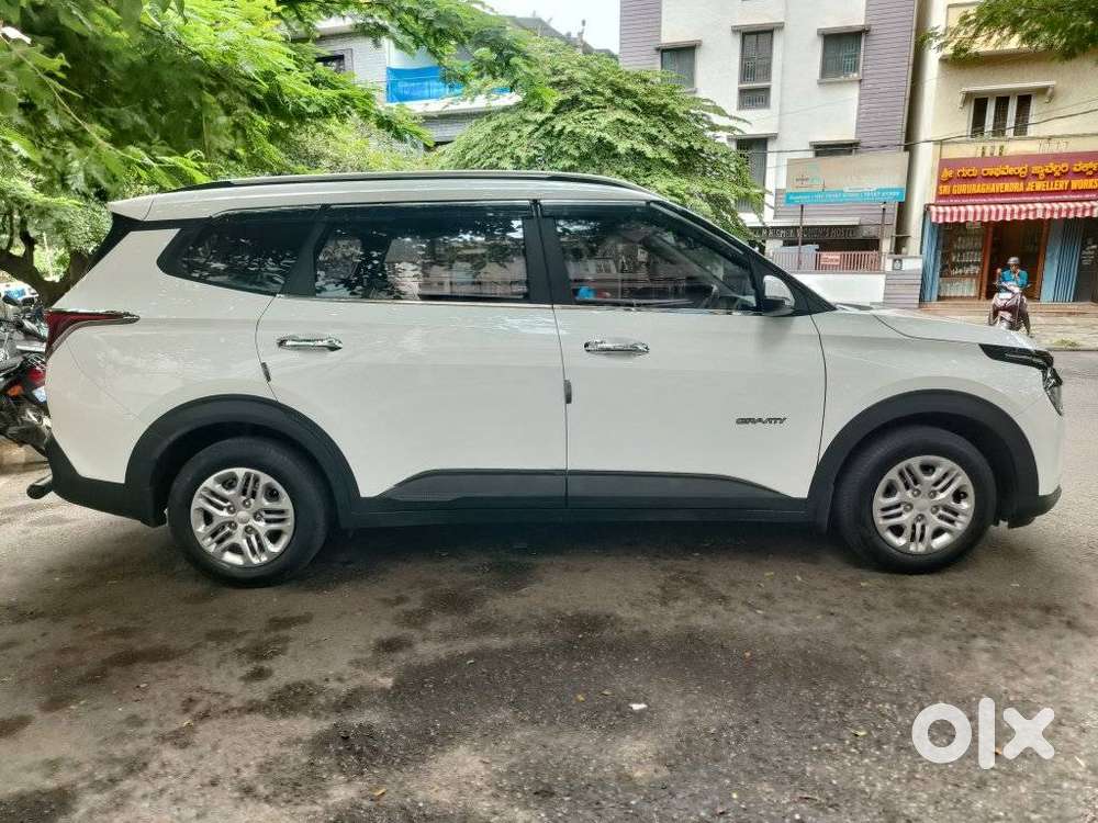 Kia Carens G1.5 6mt Gravity, 2024, Petrol