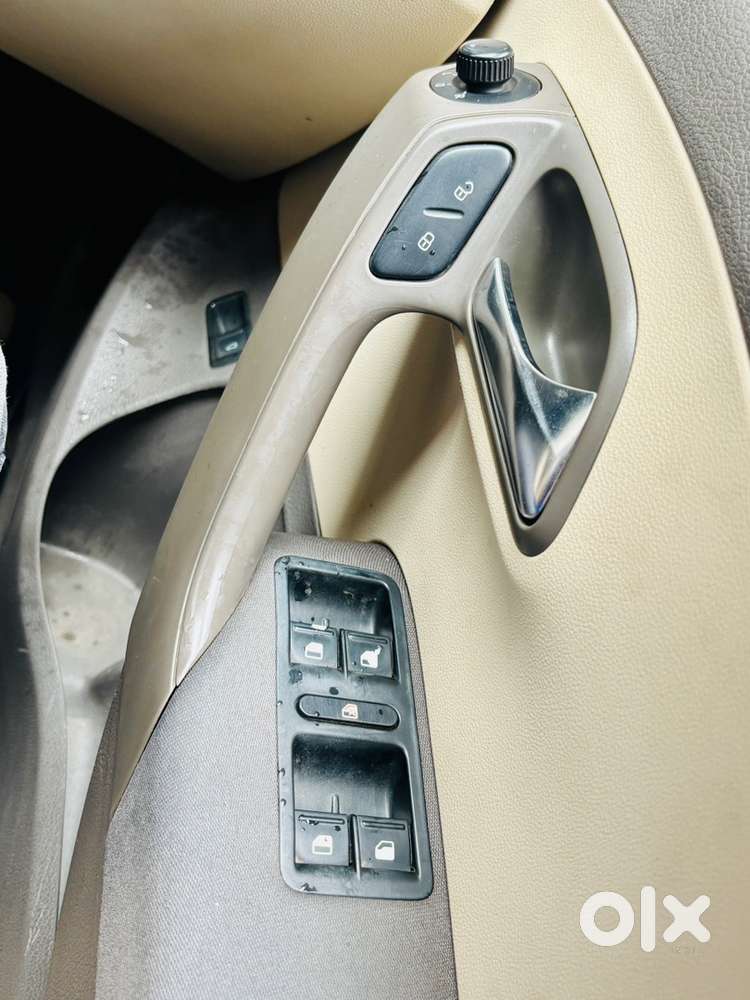 Volkswagen Vento 1.6 Petrol 2011