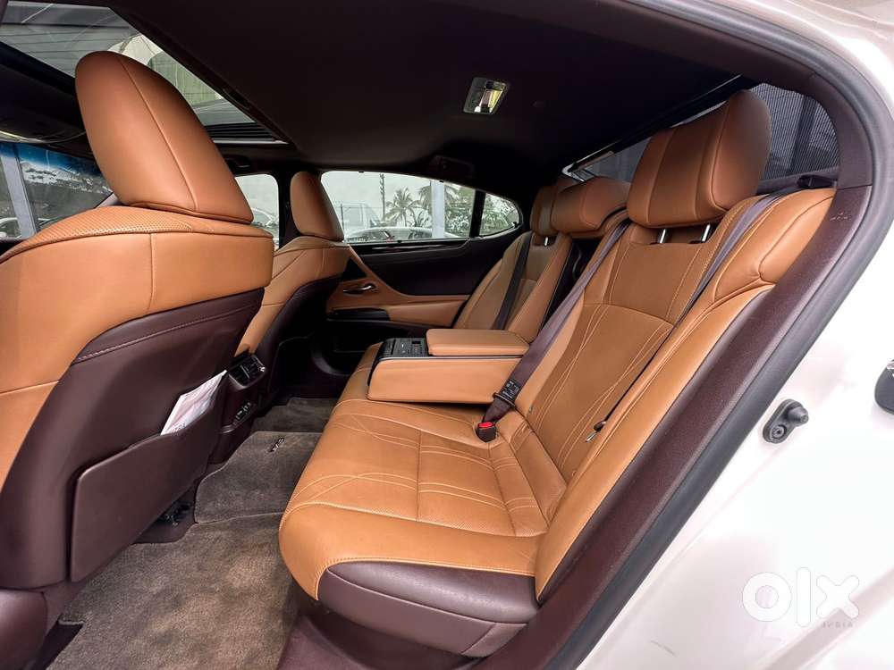 Lexus Es 300h Luxury, 2021, Cng & Hybrids