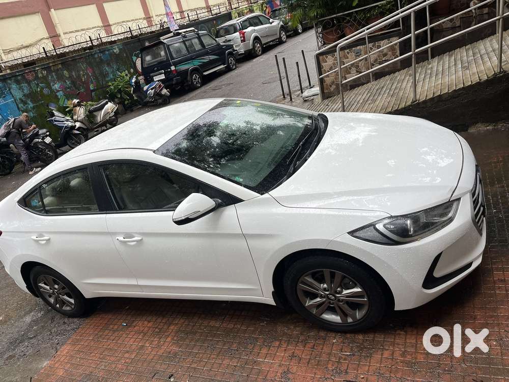 Hyundai New Elantra [2019-2022] 2.0 Sx Petrol Mt, 2019, Petrol