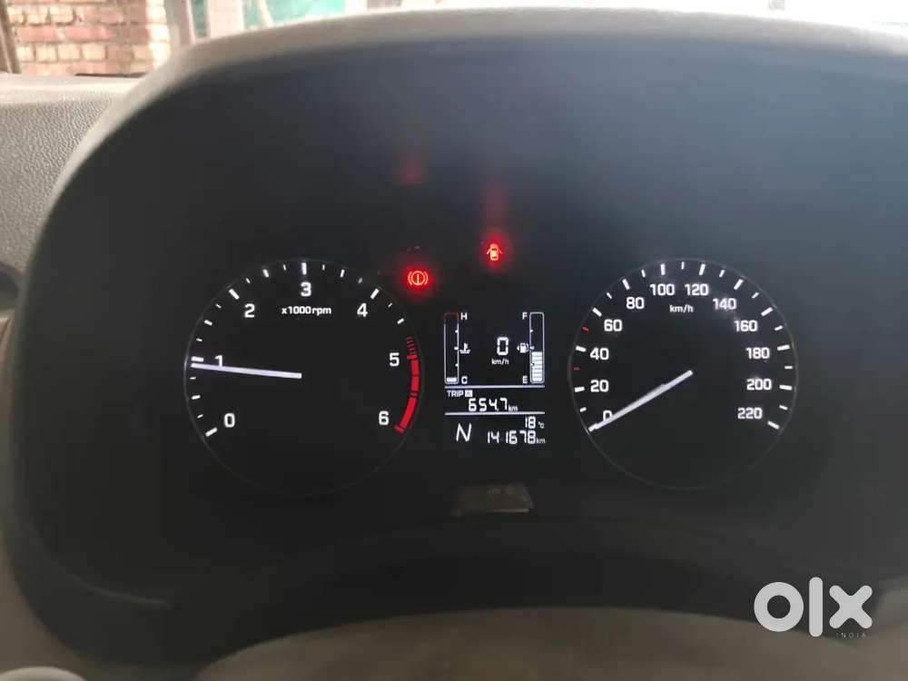 Creta White Top Model Automatic