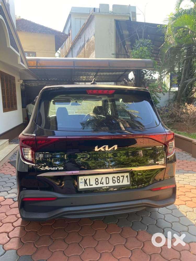 Kia Carens 2024 Imt Petrol Well Maintained