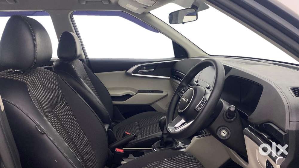 Kia Carens 1.5 Prestige 7 Str, 2023, Petrol