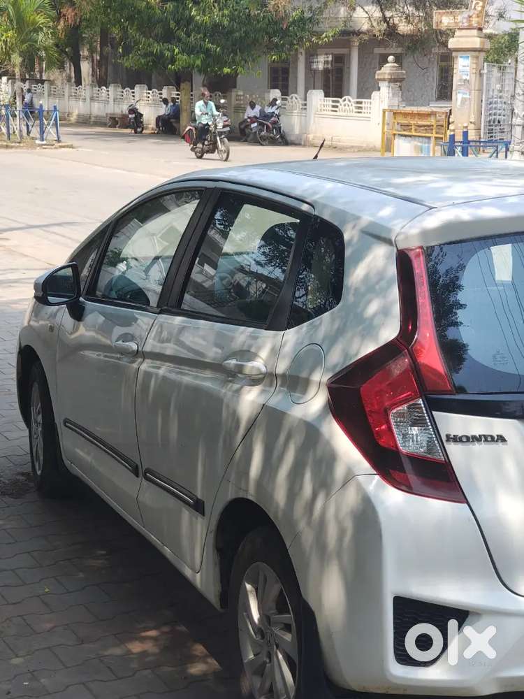 4-cylinder 99bhp 100ps 200nm Torque,,28 Mileage