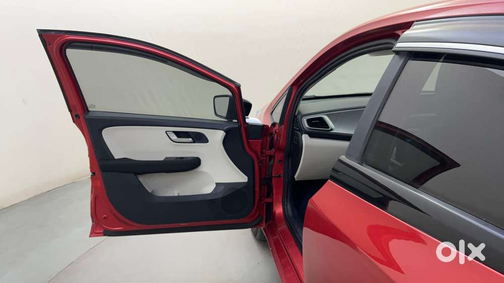 Tata Altroz Xz Plus (s), 2023, Petrol