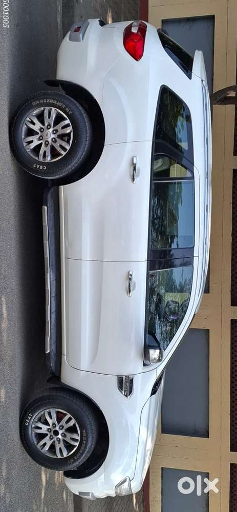 Ford Endeavour 2.2 Titanium At 4x2, 2016, Diesel