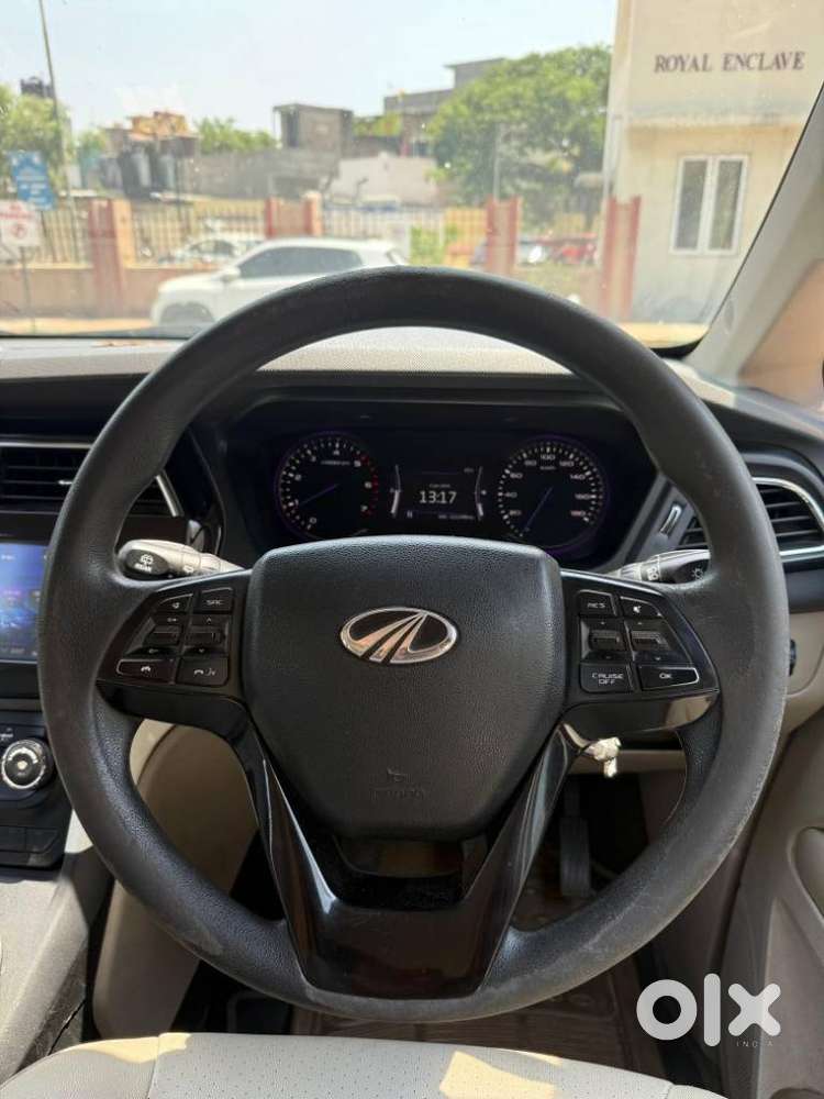 Mahindra Marazzo M8, 2019, Diesel