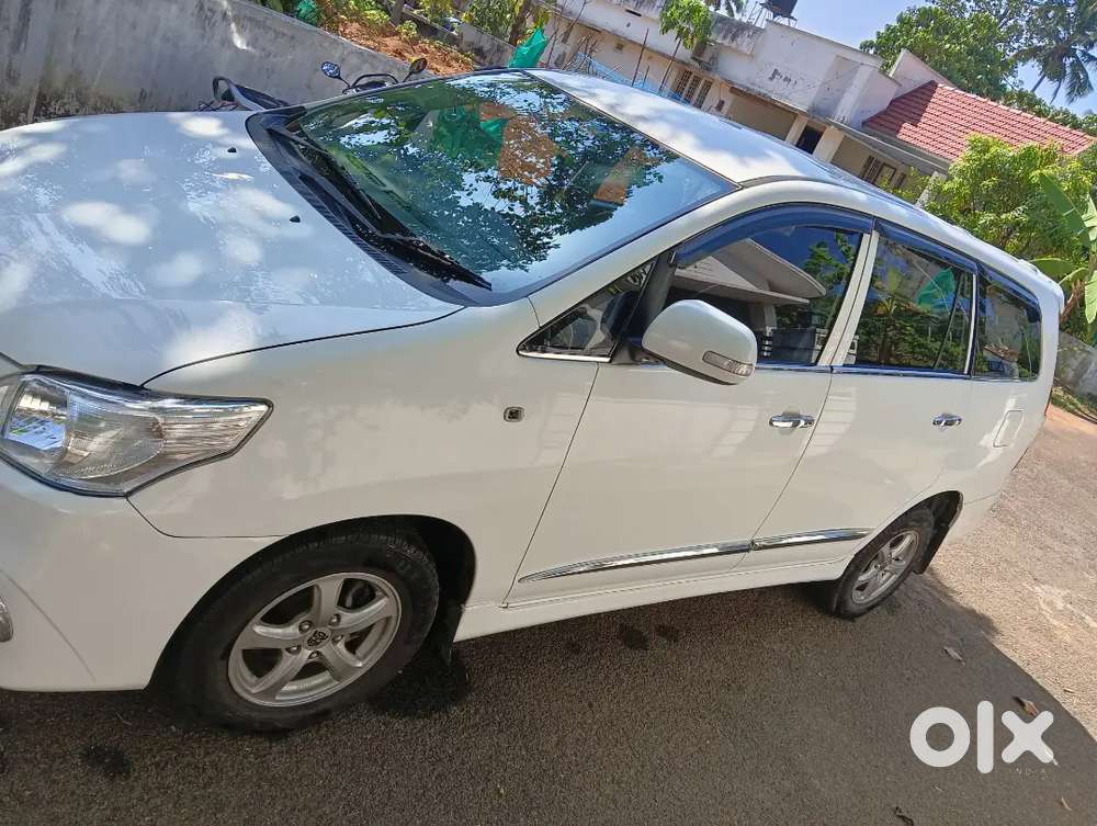 Toyota Innova 2015 Diesel Well Maintained