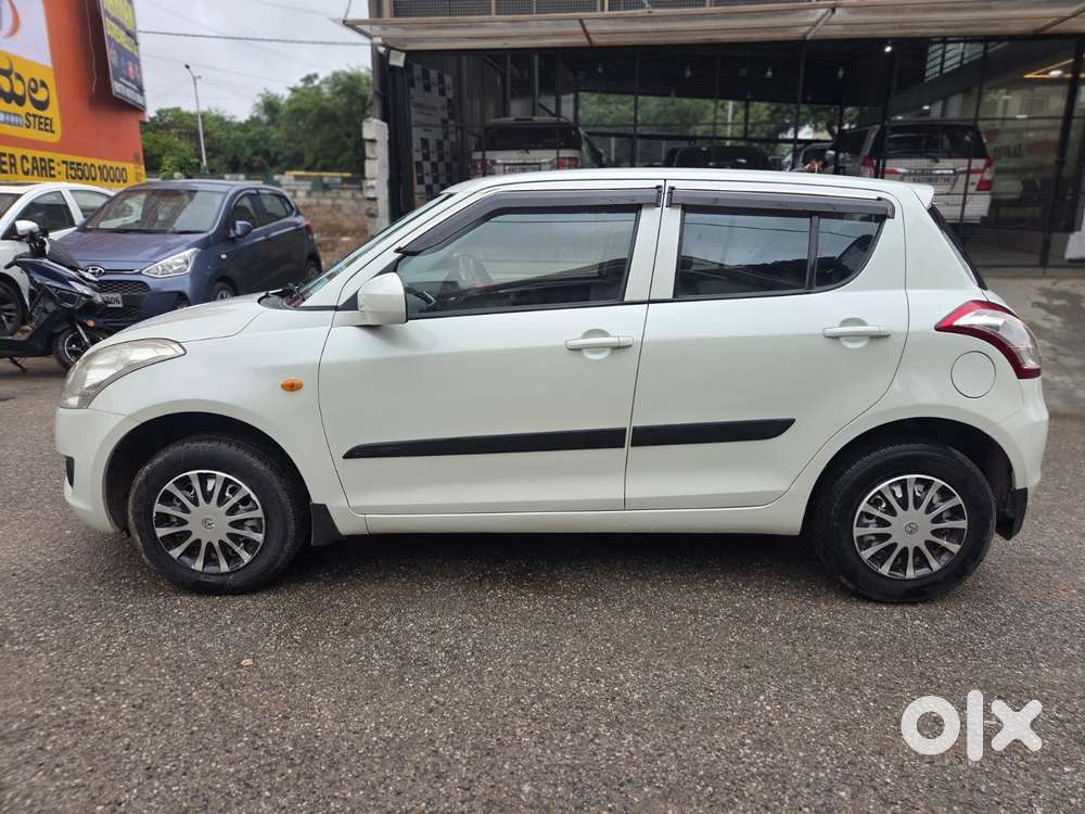 Maruti Suzuki Swift Lxi Option, 2015, Petrol