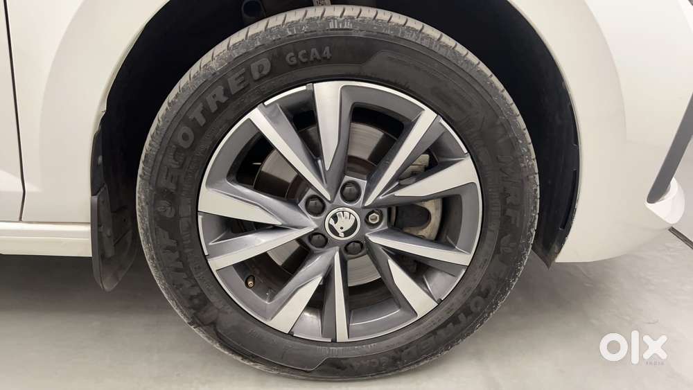 Skoda Slavia Style 1.5l Tsi Dsg, 2023, Petrol