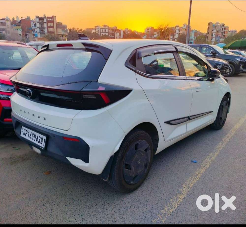 Tata Altroz Creative S, 2025, Petrol