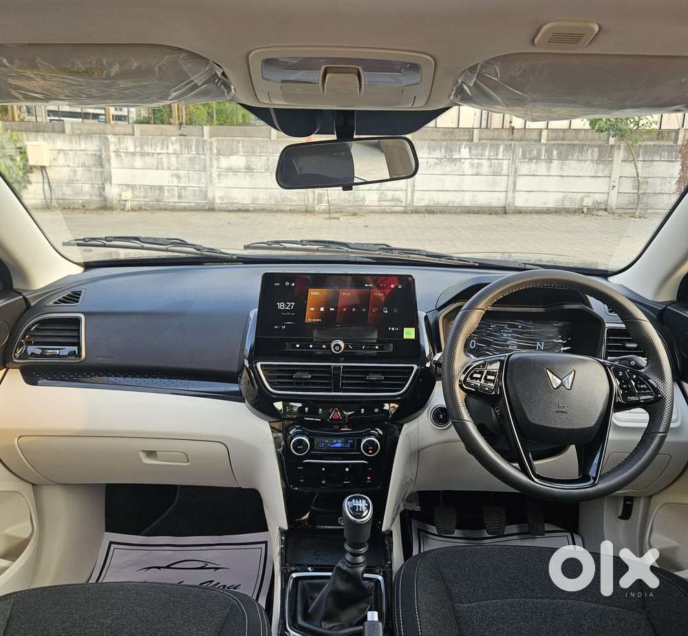 Mahindra Xuv 3xo Ax5 Pm Mt, 2024, Petrol