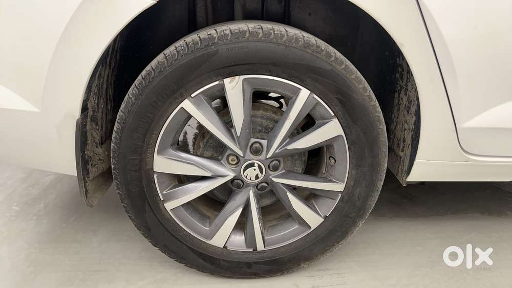 Skoda Slavia Style 1.5l Tsi Dsg, 2022, Petrol