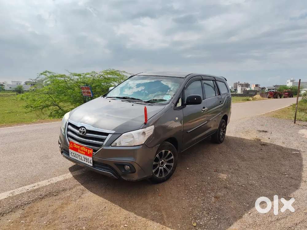 Toyota Innova 2.5 G Grey