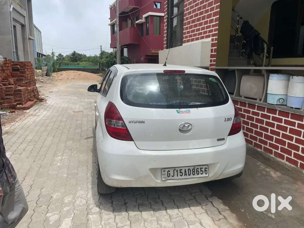 Hyundai I20 2011 Cng & Petrol  59800 Km Driven