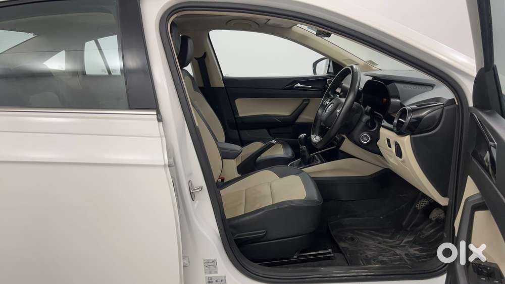 Skoda Slavia Style 1.0l Tsi Mt, 2022, Petrol