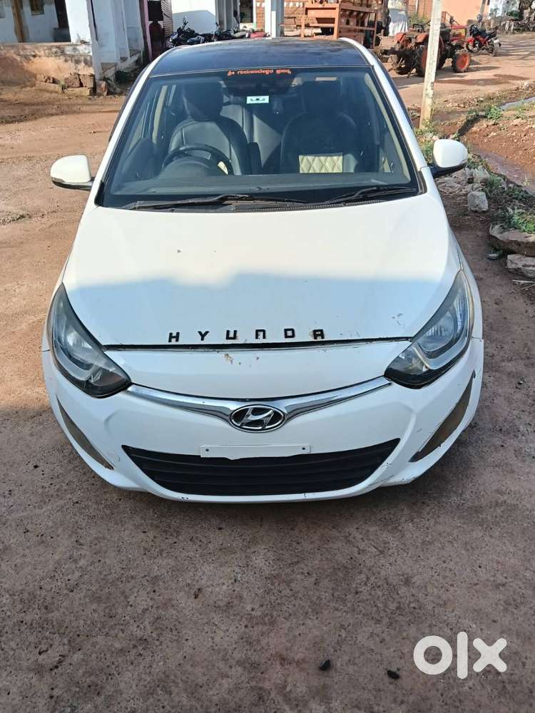 Hyundai I20 With Good Maintained 2014 Model