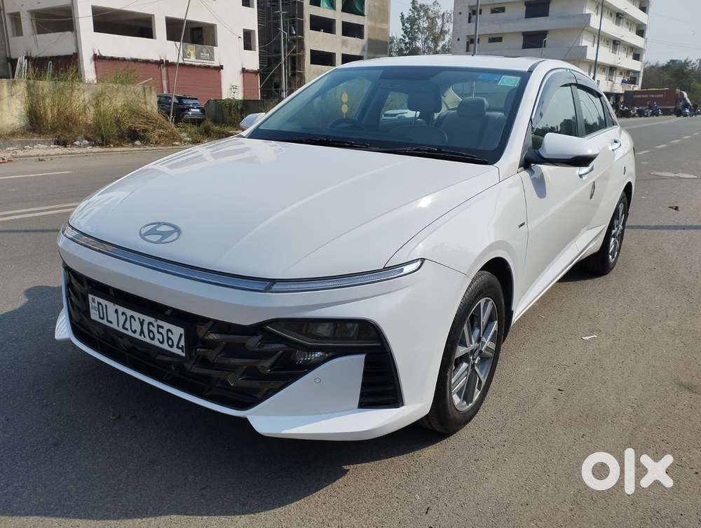 Hyundai Verna 1.5 Sx Ivt, 2023, Petrol