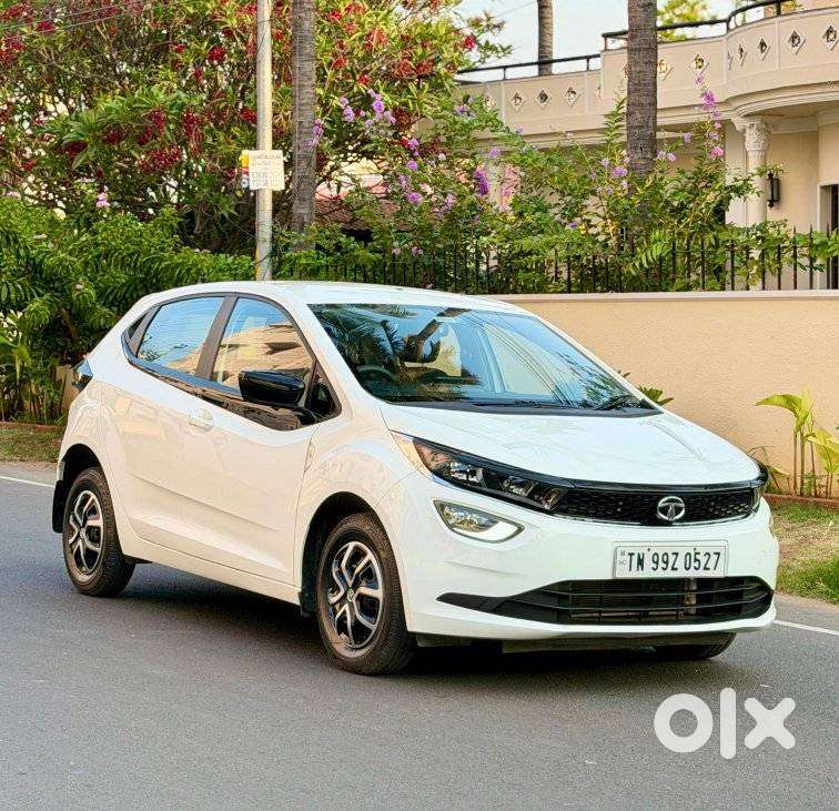 Tata Altroz 1.2 Xe, 2023, Petrol