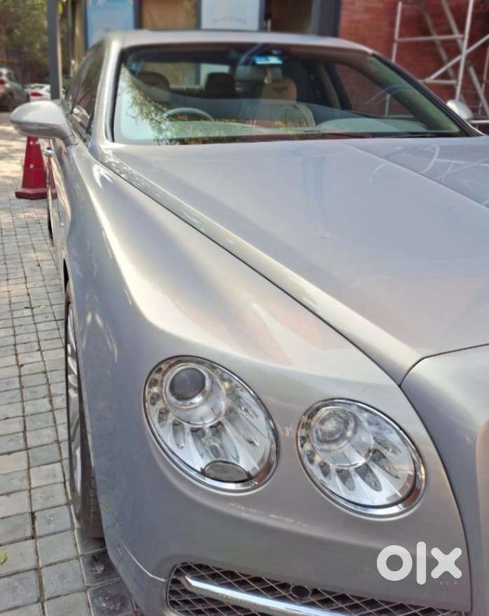 Bentley Continental Flying Spur Sedan, 2016, Petrol