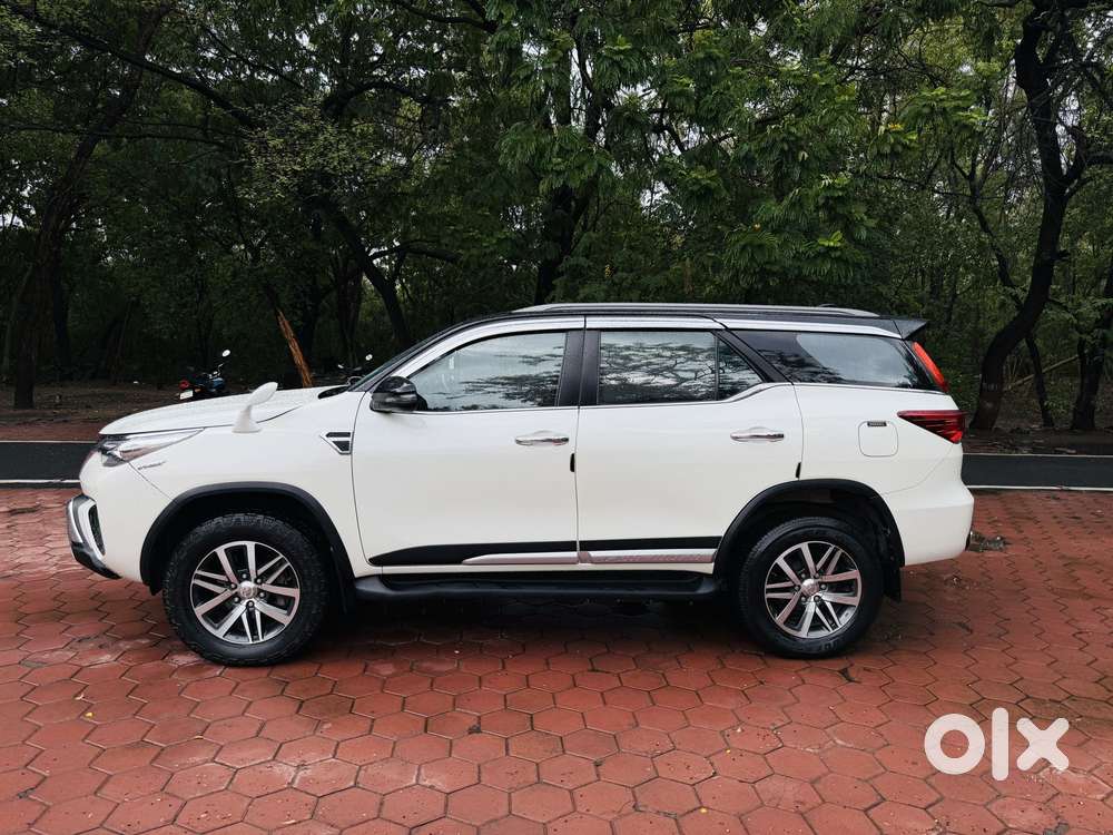 Toyota Fortuner 4x4 Manual Limited Edition, 2019, Diesel