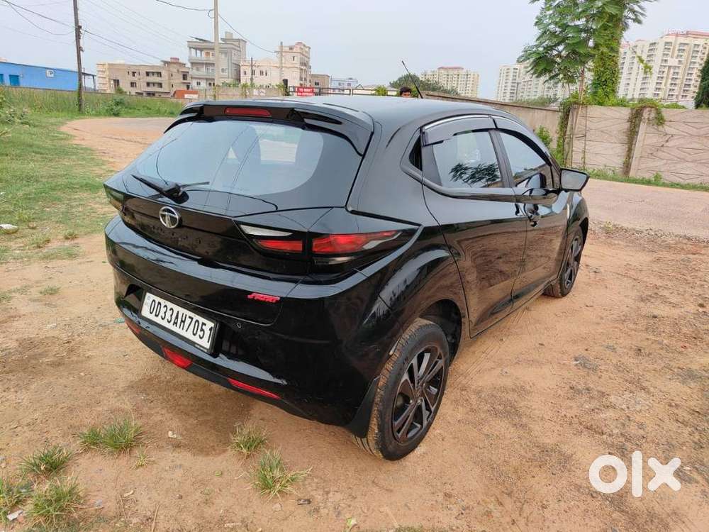 Tata Altroz 1.2 Xz Plus Dark Edition, 2023, Petrol