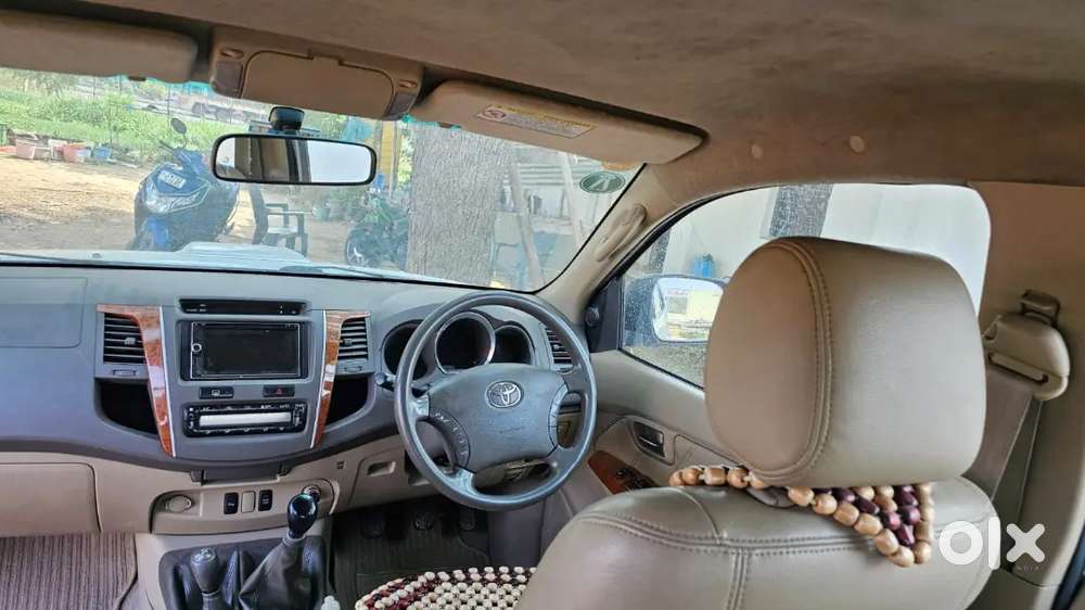 Fortuner 2010 Model Single Owner 177000 Km Driven Slightly Negotiable