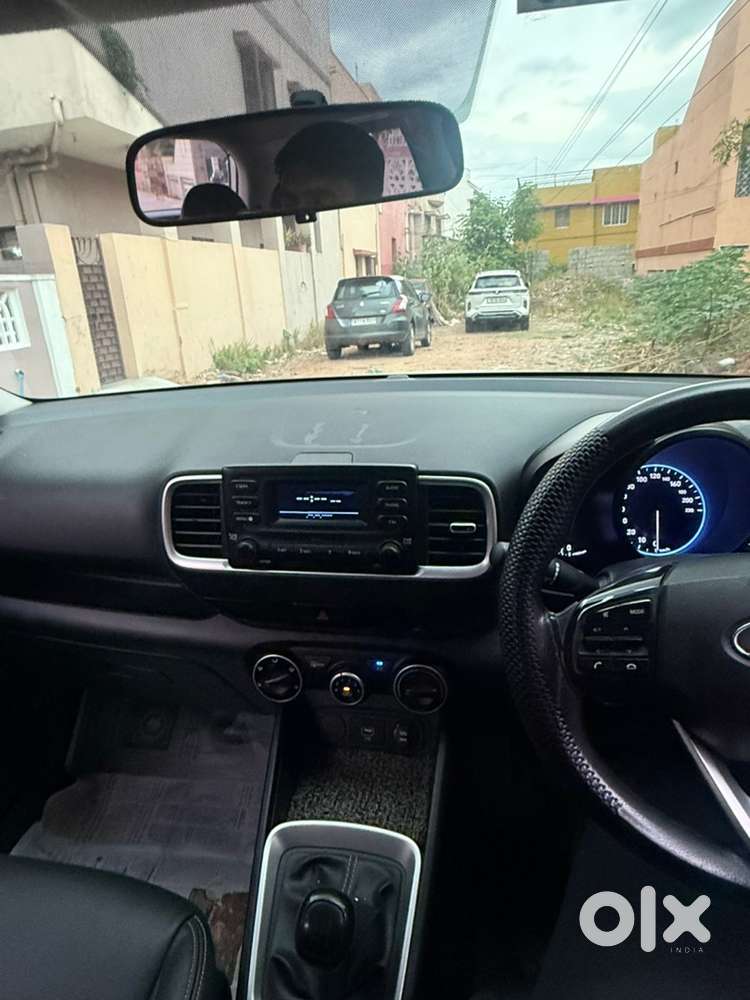 Hyundai Venue Mt Petrol 2020