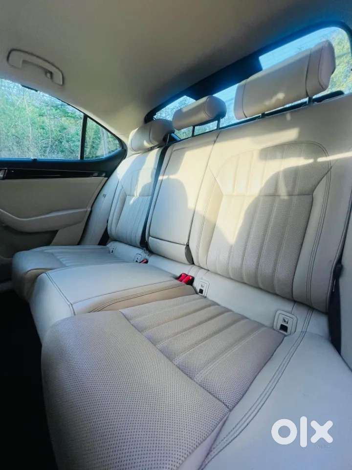Skoda Superb 2.0 L&k Tsi At, 2022, Petrol