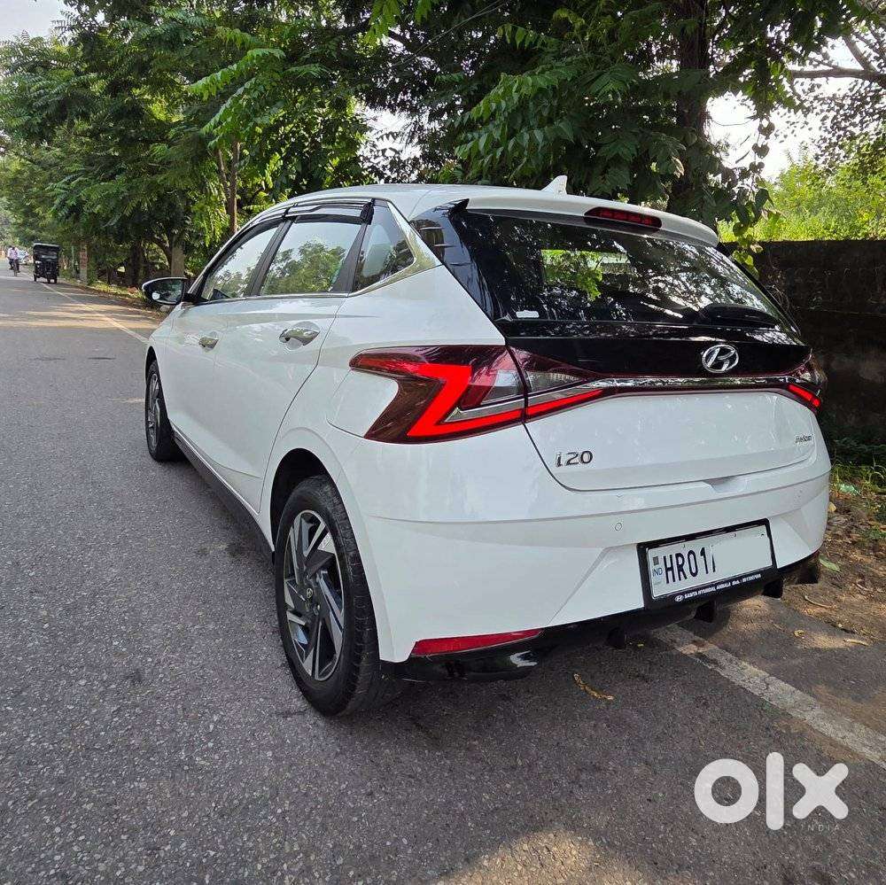 Hyundai I20 Asta (o) 1.2 Mt, 2023, Petrol