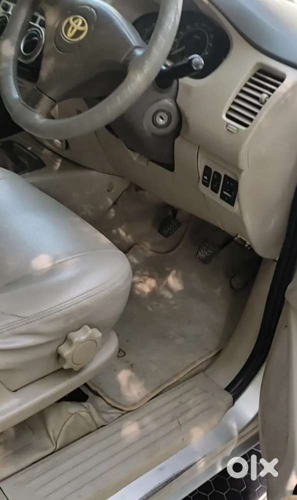 Toyota Innova 2012 Diesel Well Maintained