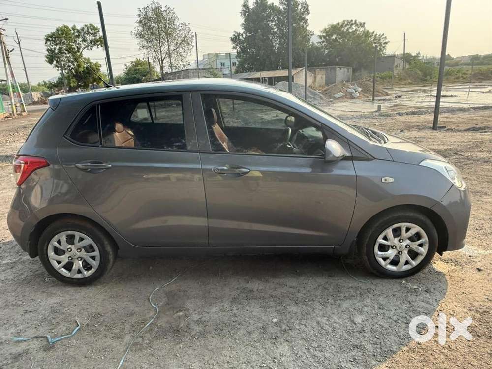 Hyundai Grand I10 2017 Diesel 98000 Km Driven