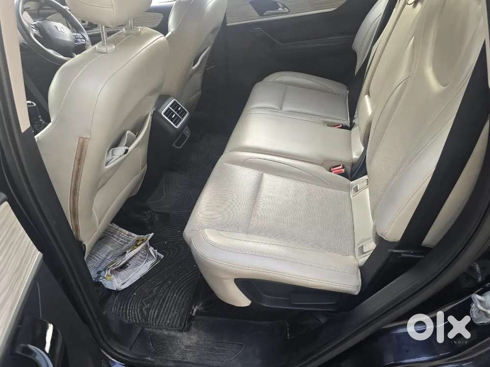 Mahindra Xuv700 Ax7 2022