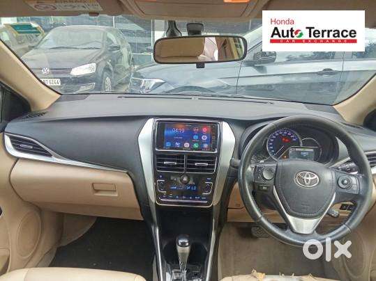 Toyota Yaris V Cvt, 2018, Petrol