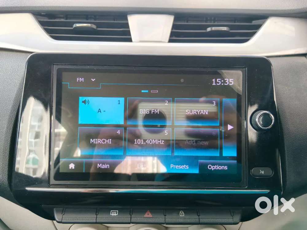 Renault Triber 1.0 Rxz 2021 Dual Tone