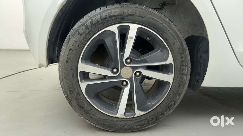 Tata Altroz Xza Petrol, 2024, Petrol