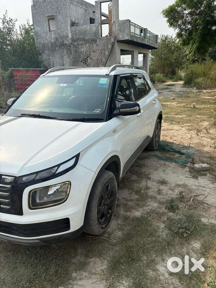 Hyundai Venue Petrol 2023