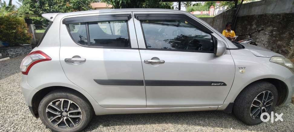 Maruti Suzuki Swift 1.2 Lxi (o), 2017, Petrol