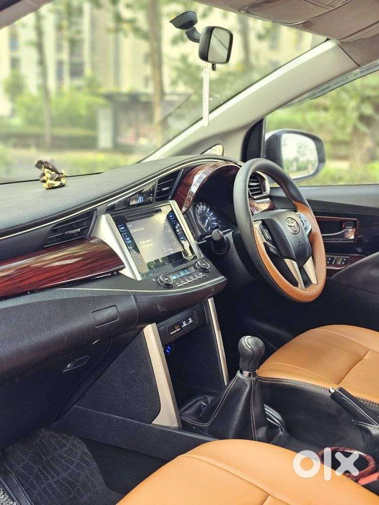 Toyota Innova Crysta 2.4 V 8 Str, 2016, Diesel