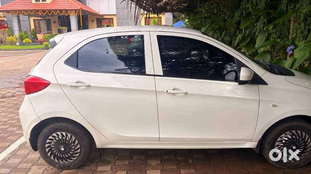 Tata Tiago Xe 2018