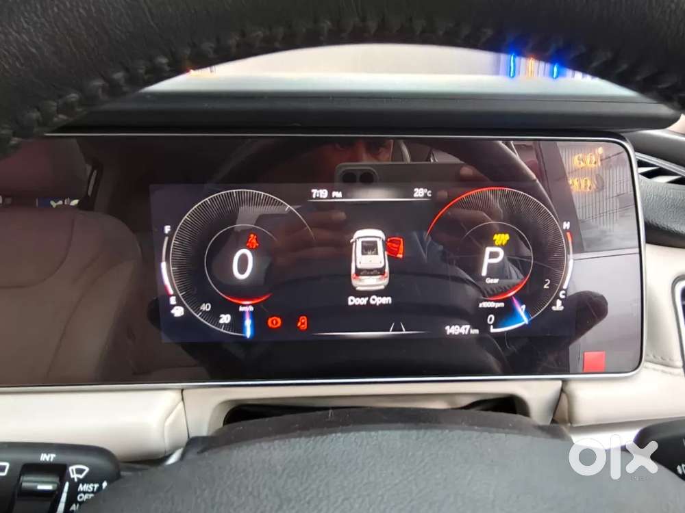 Mahindra Xuv700 2.2 Ax 7 Diesel At Luxury Pack Str Awd, 2023, Diesel