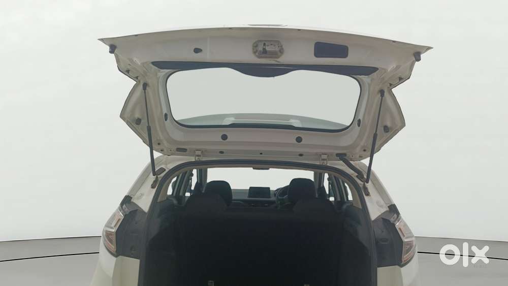 Tata Nexon 1.2 Revotron Xe, 2018, Petrol