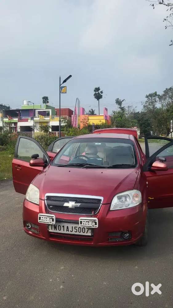 Chevrolet Aveo Sedan (red)